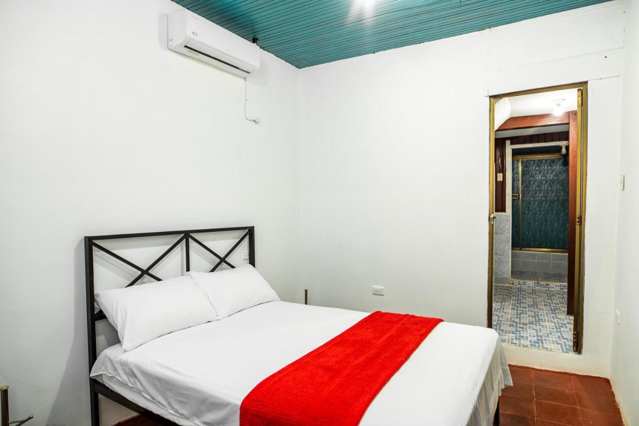 Hostal Victoria Ґранада Екстер'єр фото