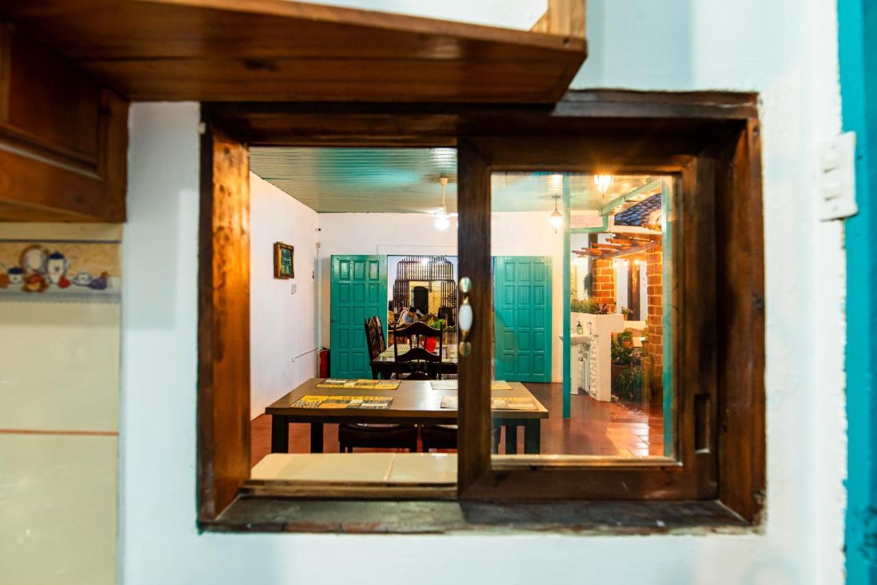 Hostal Victoria Ґранада Екстер'єр фото