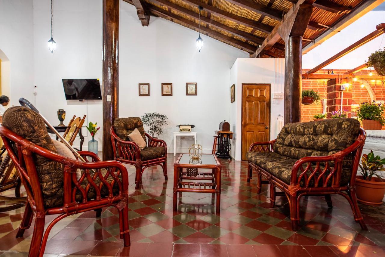 Hostal Victoria Ґранада Екстер'єр фото