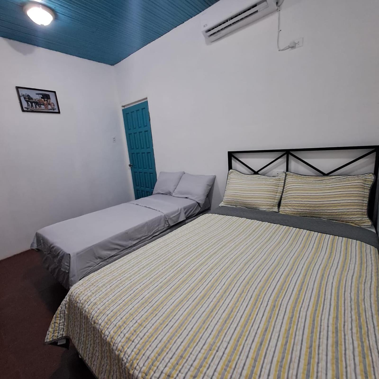Hostal Victoria Ґранада Екстер'єр фото