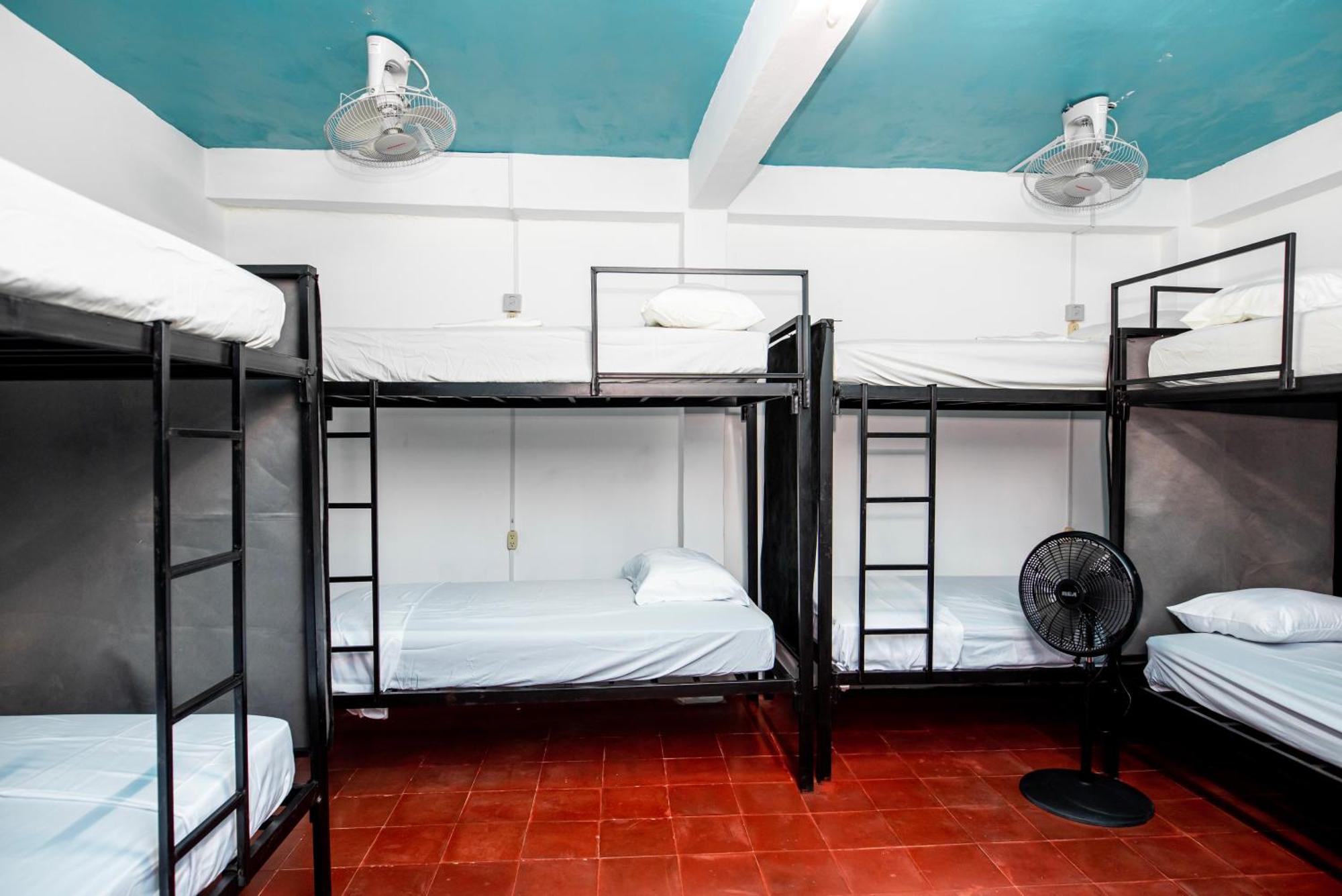 Hostal Victoria Ґранада Екстер'єр фото
