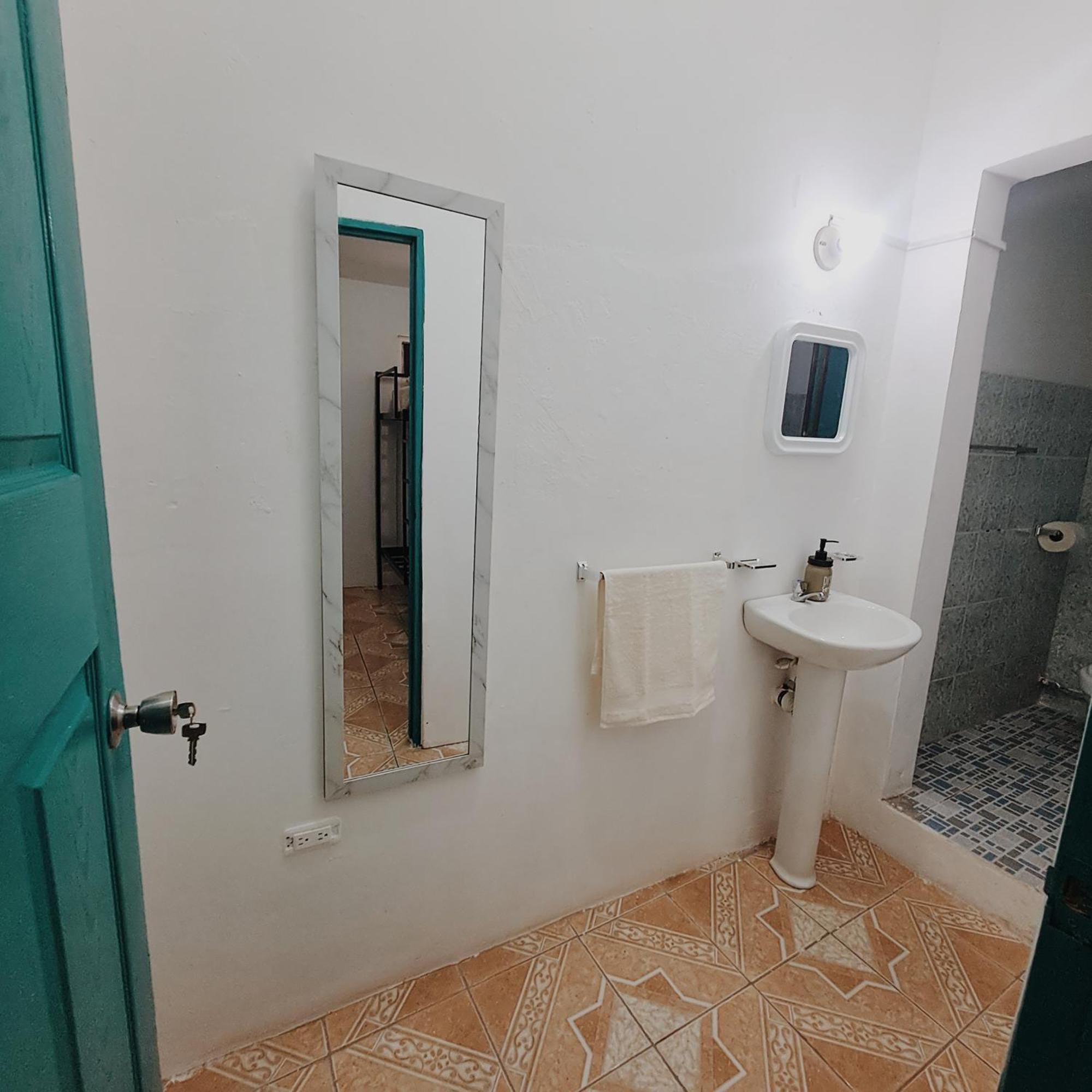 Hostal Victoria Ґранада Екстер'єр фото